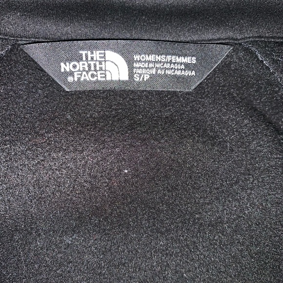 Northface like new jacket size small black from smoke free home - Picture 4 of 5